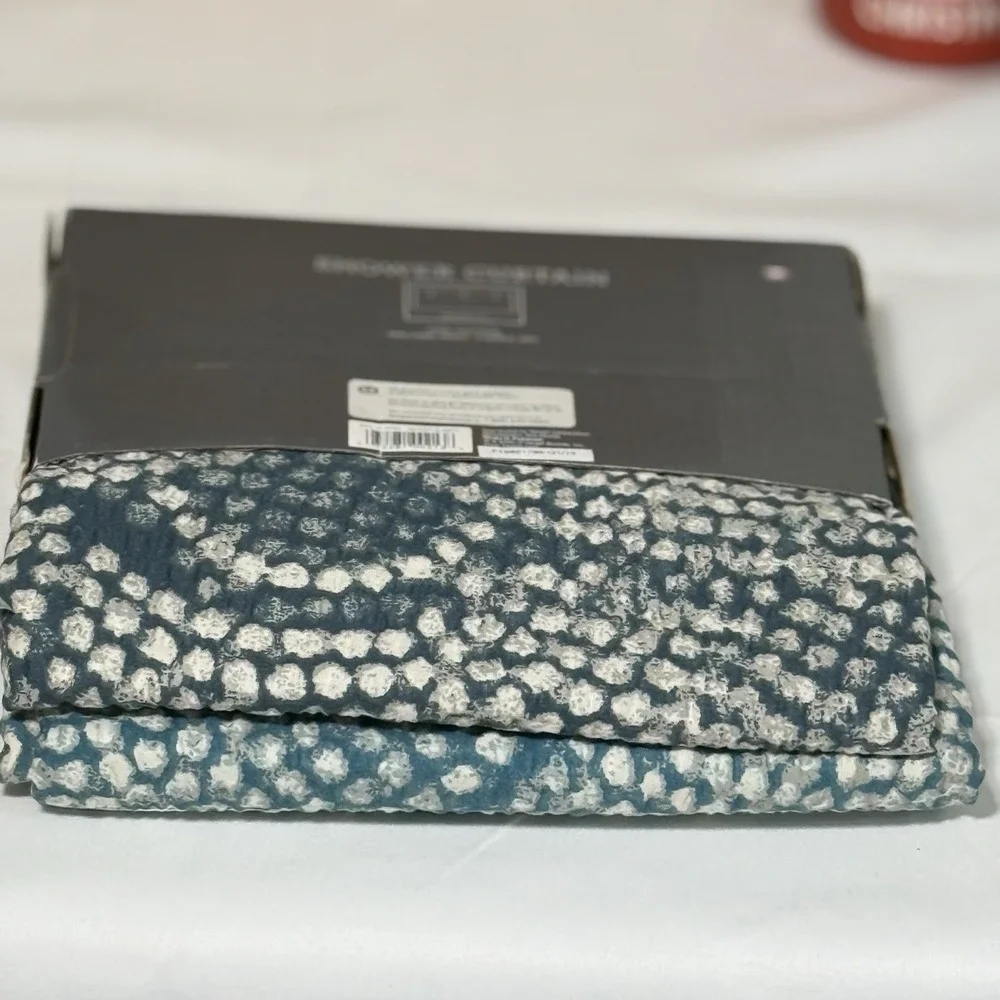 Threshold Scallop Dot Cool 100% Cotton Shower Curtain 72 x72